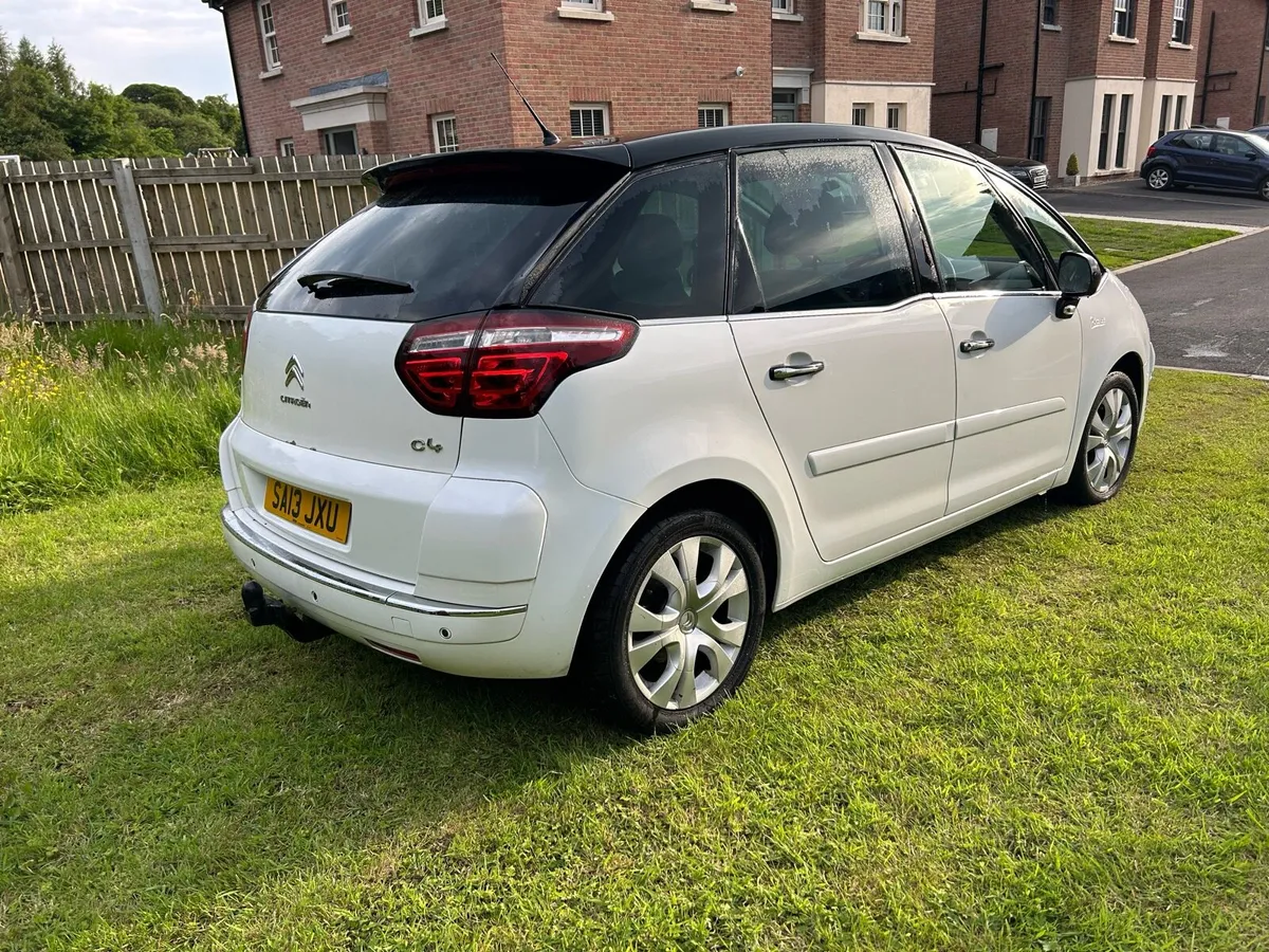 Car - Image 4