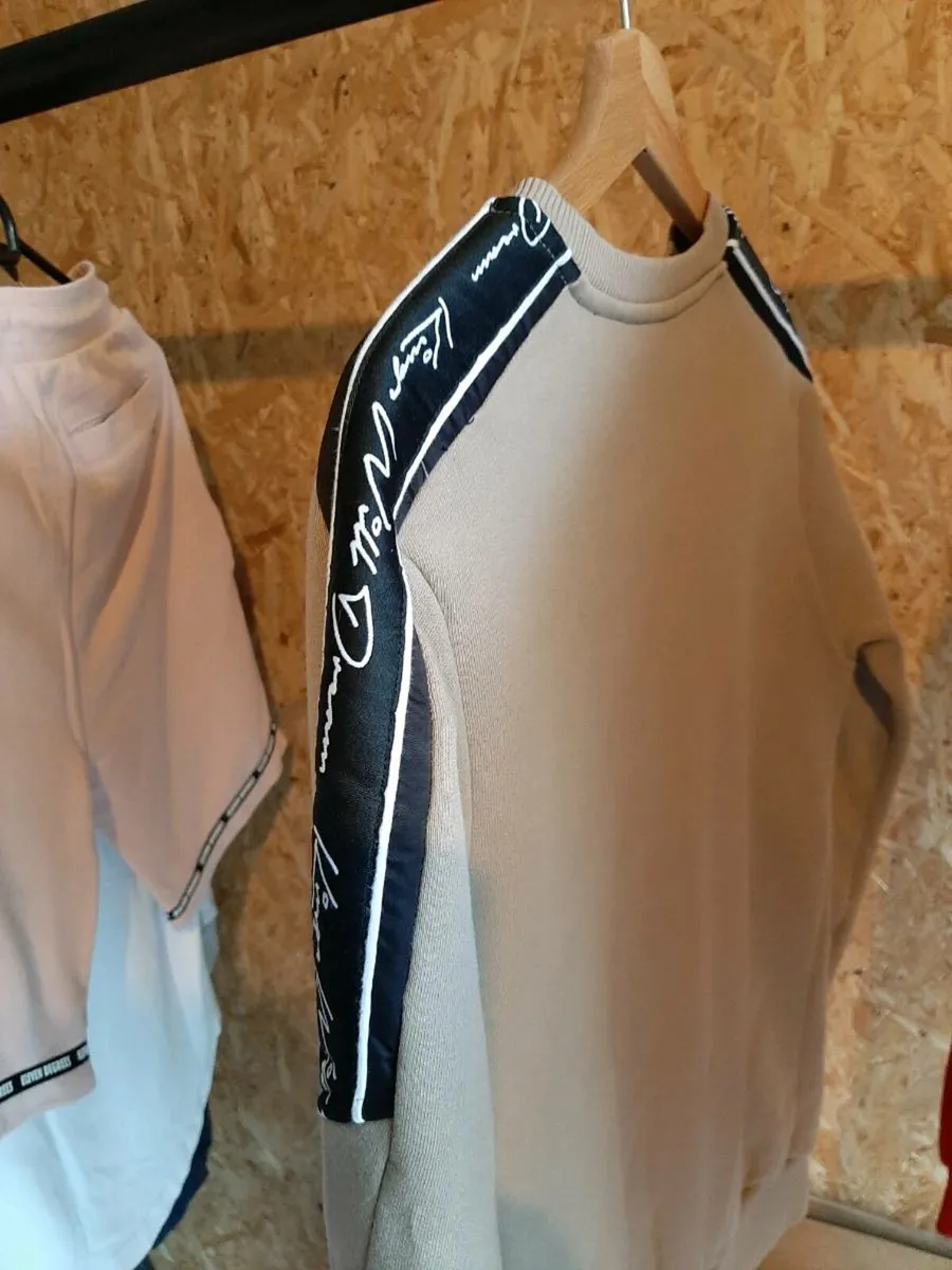 Young men's clothing - Image 4