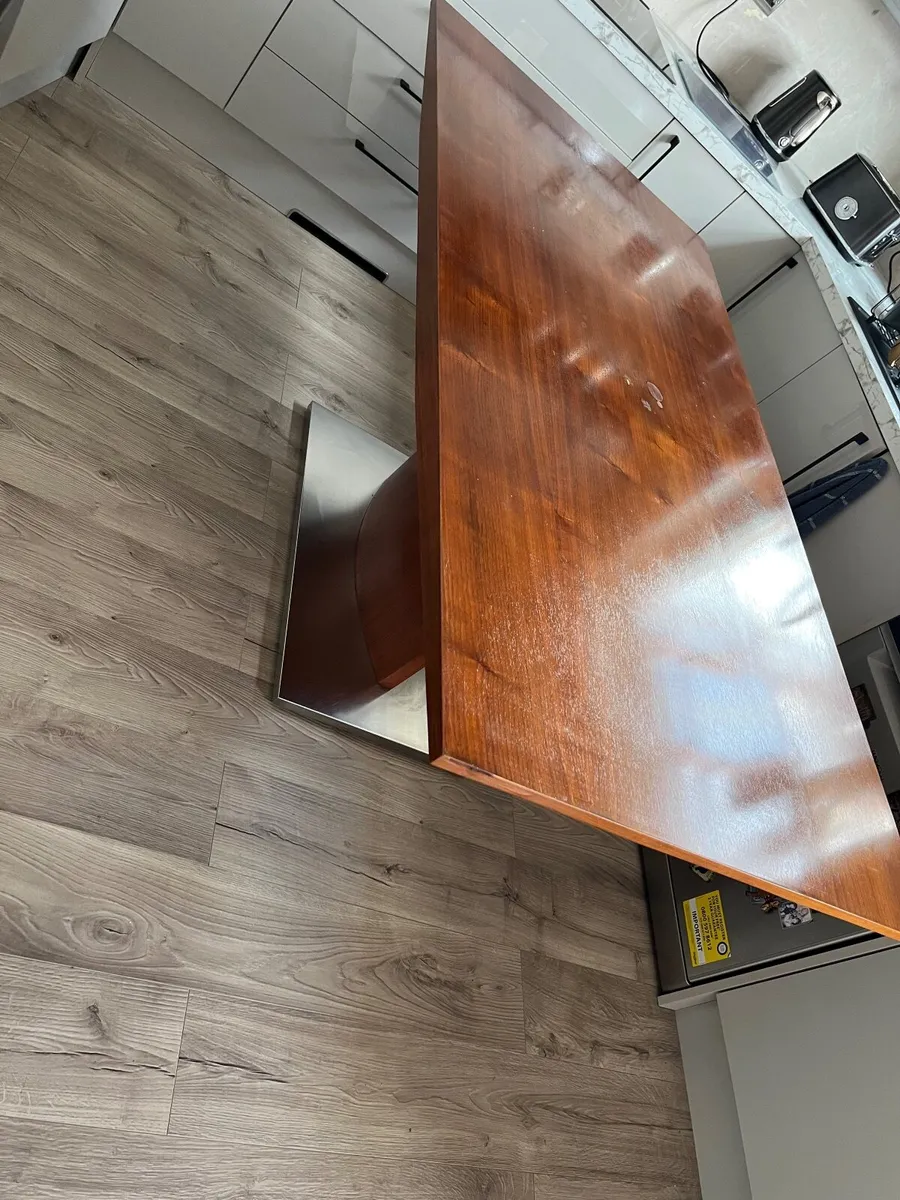 Dinning table - Image 1