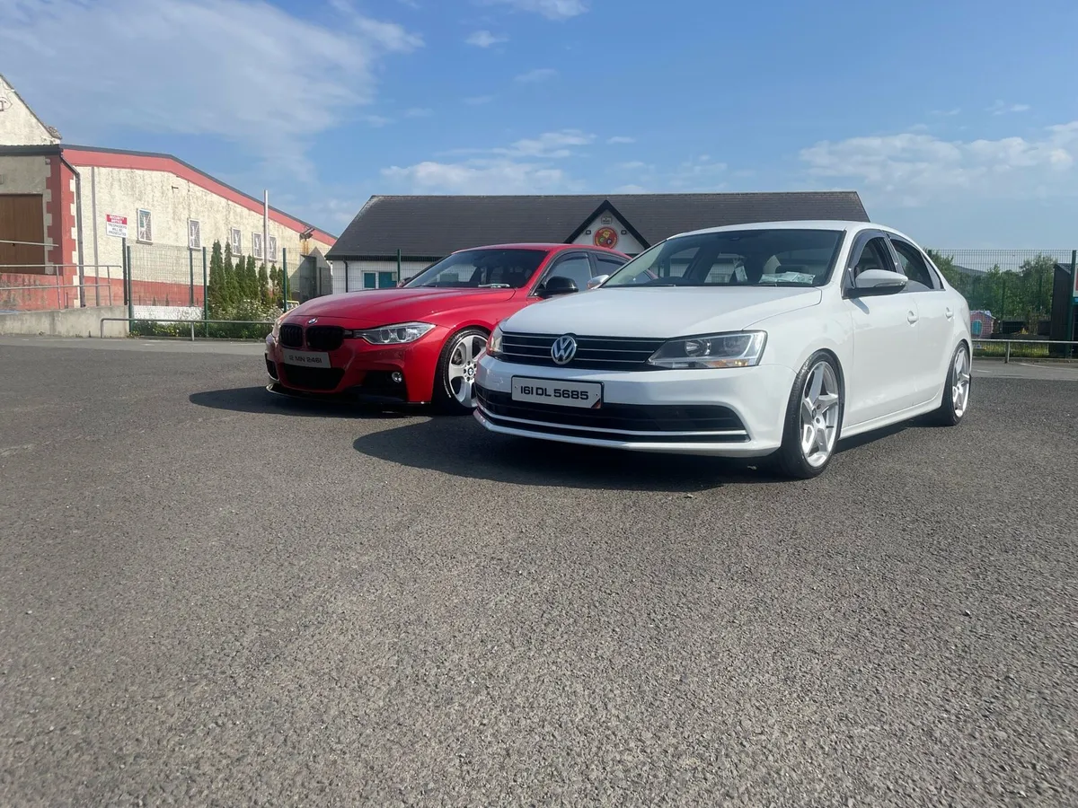 Volkswagen Jetta 2.0TDI Bluemotion - Image 3