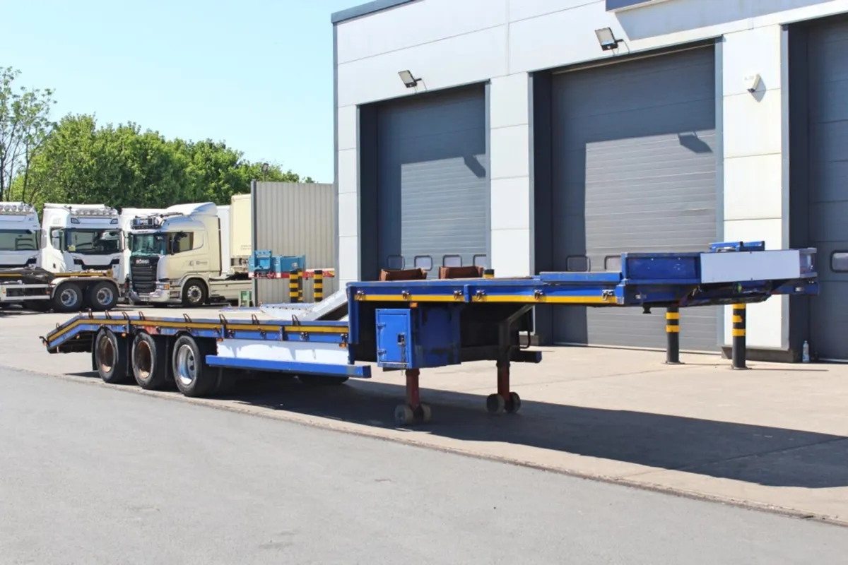 1989 M & G  TRI-AXLE NON-EXTENDABLE LOWLOADER - Image 1