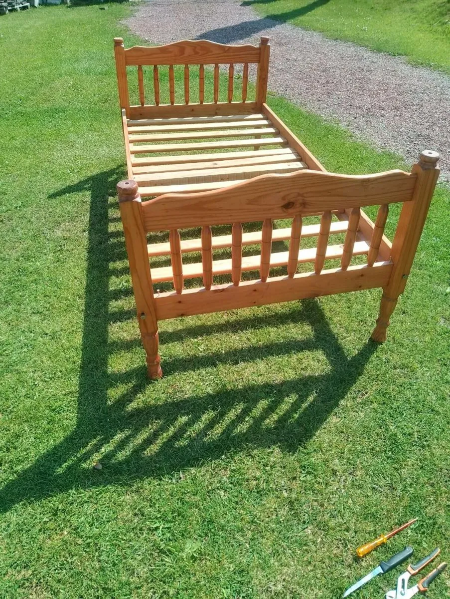 Single bed - Image 3