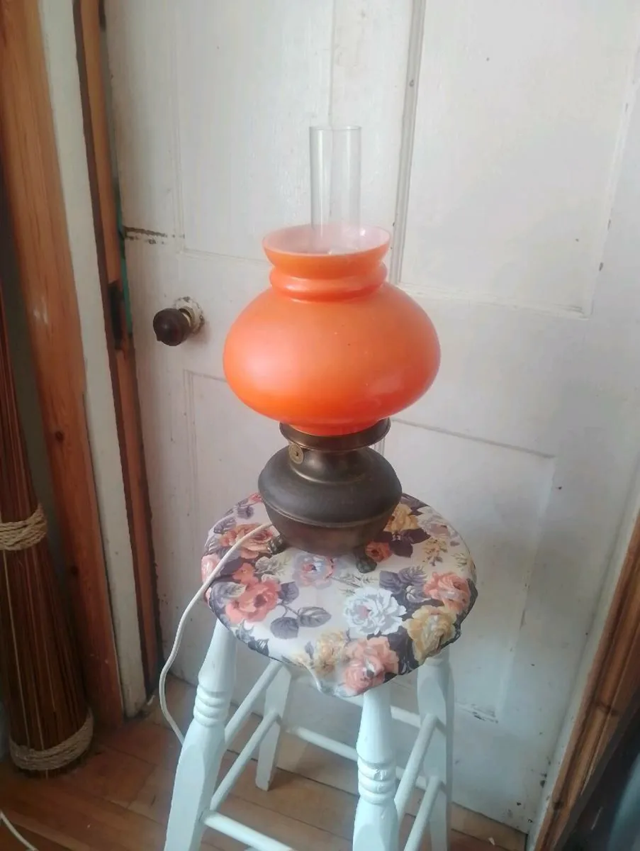 Gorgeous oil lamp style light - Image 2