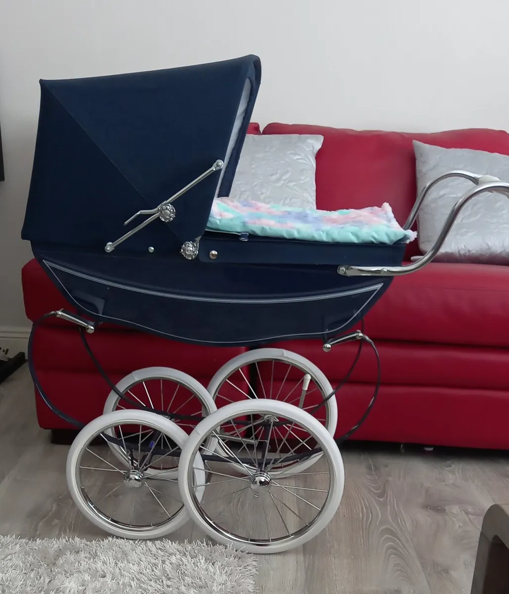 Silver cross pram - Image 3