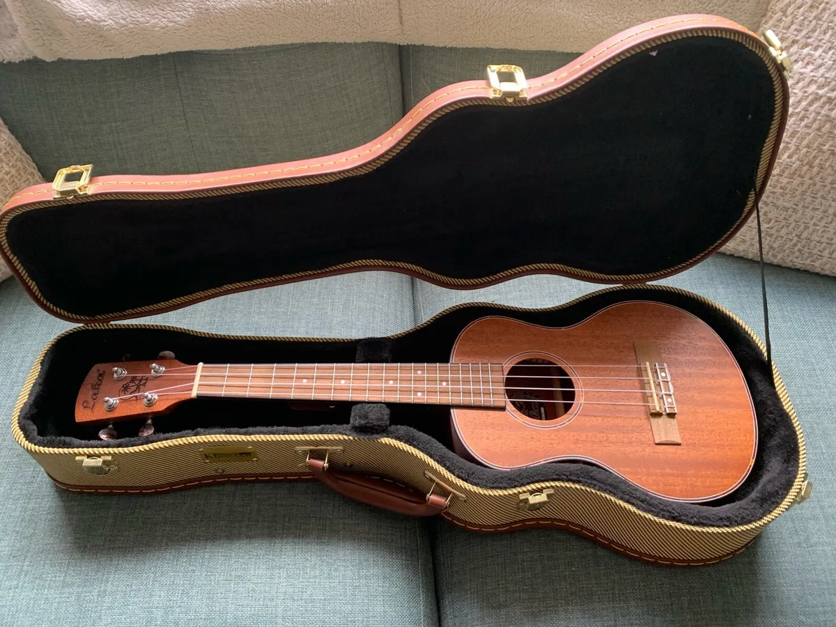 Ukulele - Image 1