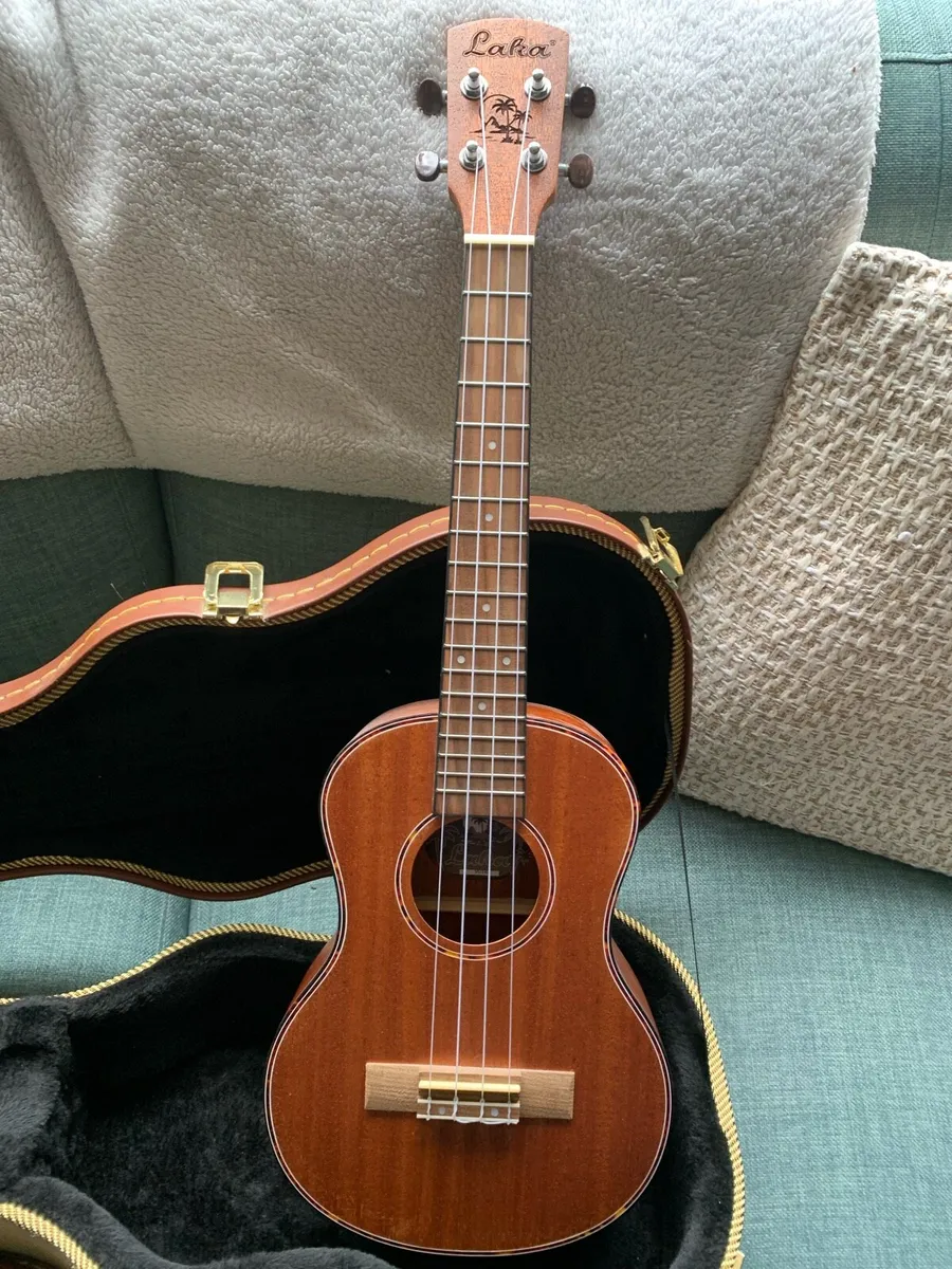 Ukulele - Image 2