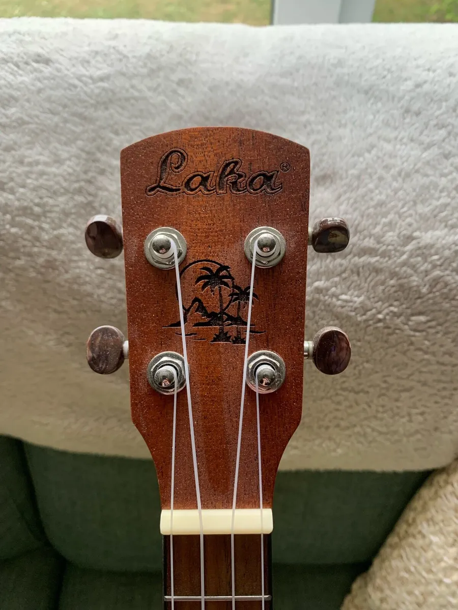 Ukulele - Image 3