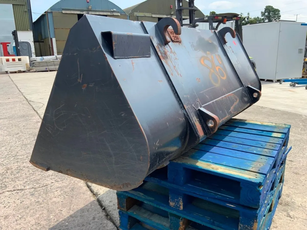 86" JCB TELEPORTER LOADER BUCKET....1139. - Image 3
