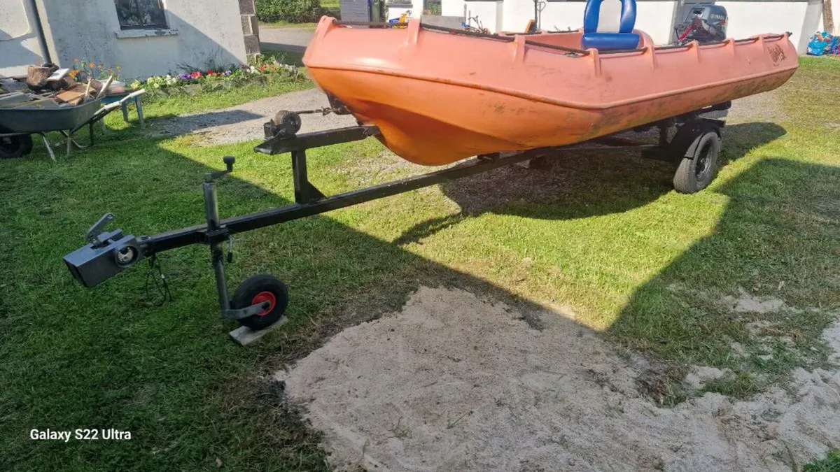 Whaly boat yamaha motor trailer - Image 3