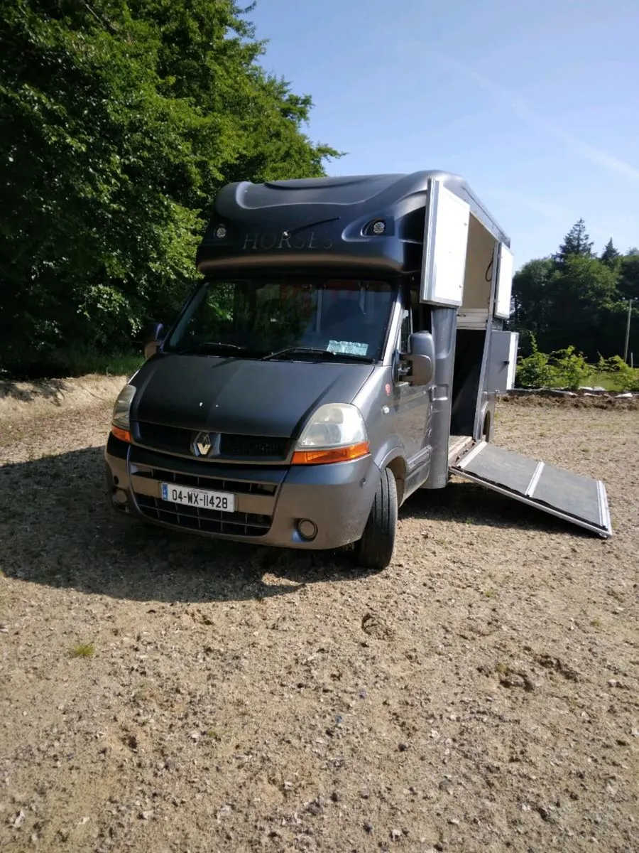 Horse Lorry Regent Duo 2004 - Image 1