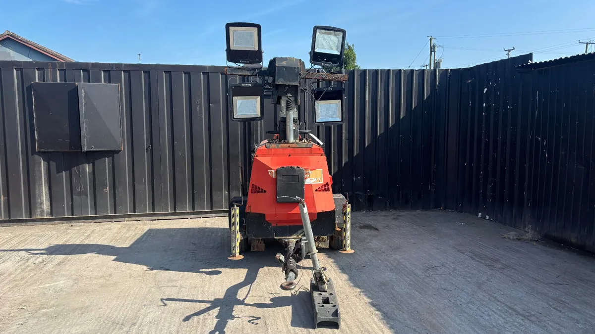 Tower Light with Kubota 3cyc Engine 8kVA Generator - Image 2