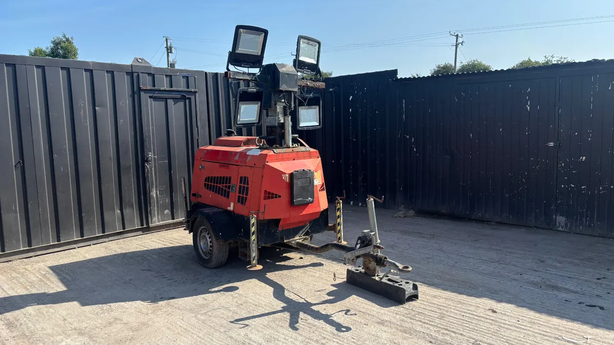 Tower Light with Kubota 3cyc Engine 8kVA Generator - Image 1