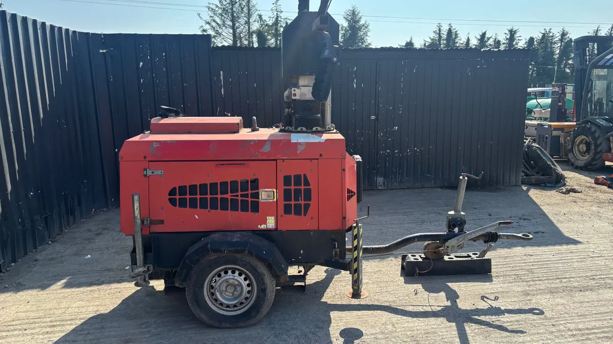 Tower Light with Kubota 3cyc Engine 8kVA Generator - Image 4