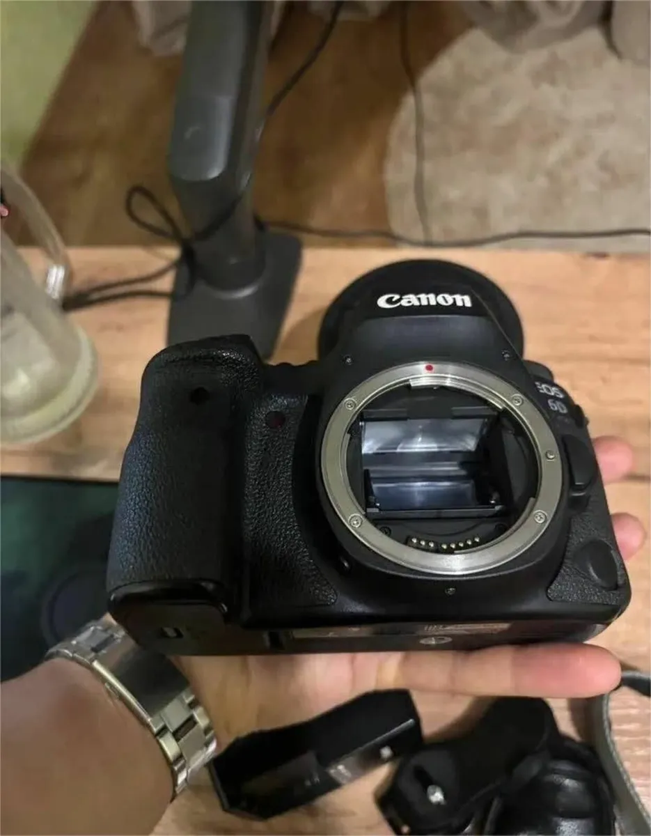 Canon 6d mark ii 24 105 f4 usm - Image 1