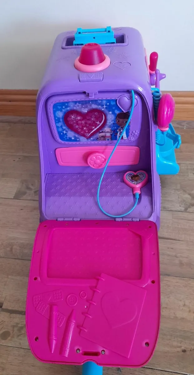 Doc Mcstuffins doll and toys - Image 4