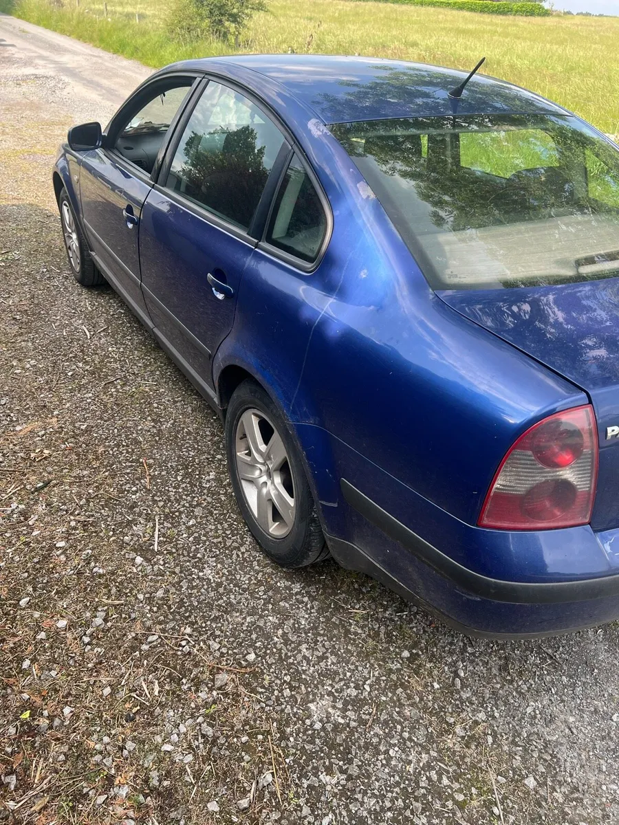 Volkswagen Passat - Image 3