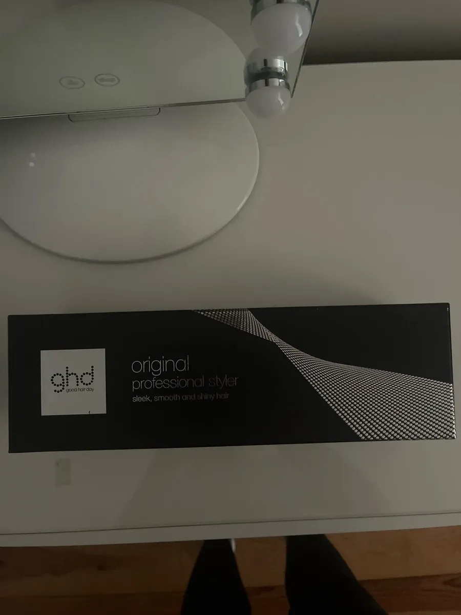 Hair Straightener - Image 1