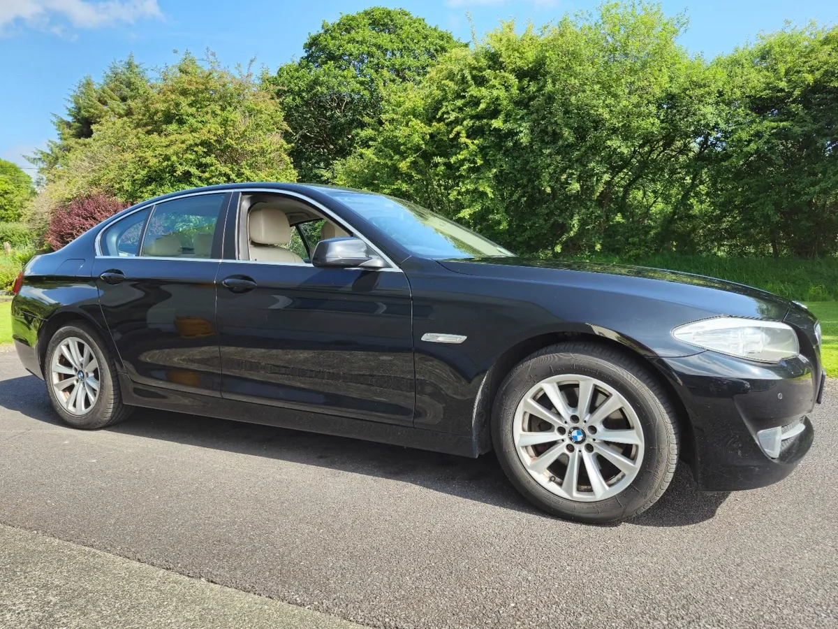 BMW 5-Series 2013 - Image 2