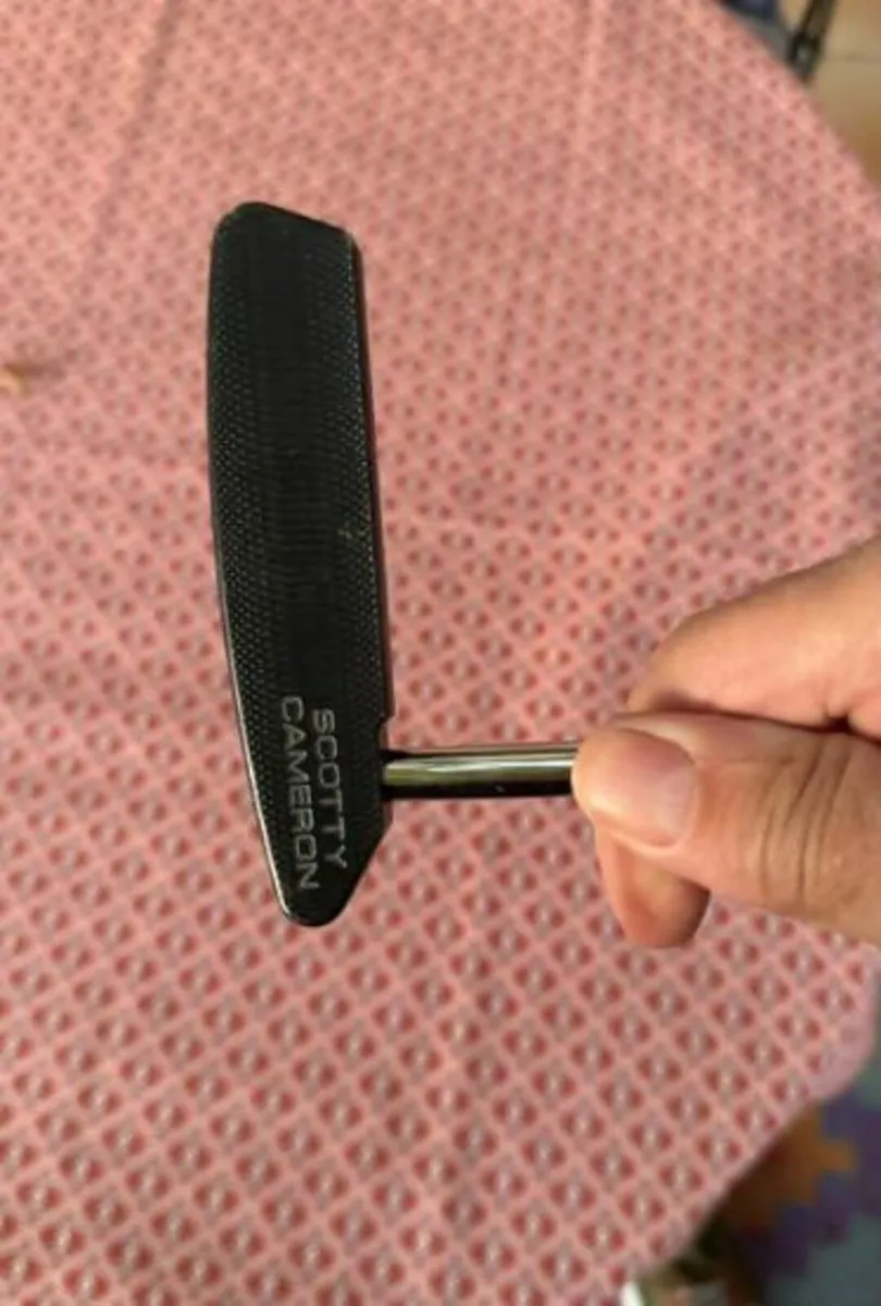 Scotty Cameron Black Newport 2 Select Notchback - Image 2