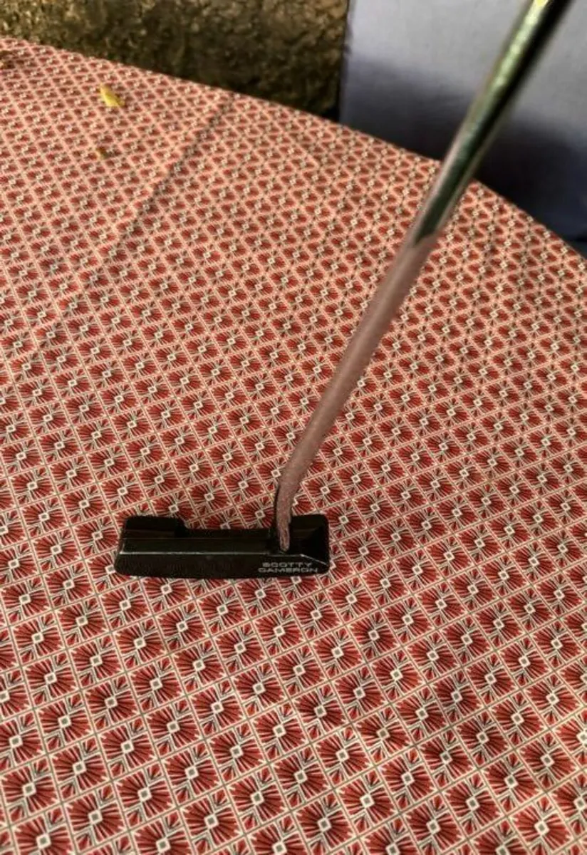 Scotty Cameron Black Newport 2 Select Notchback - Image 3