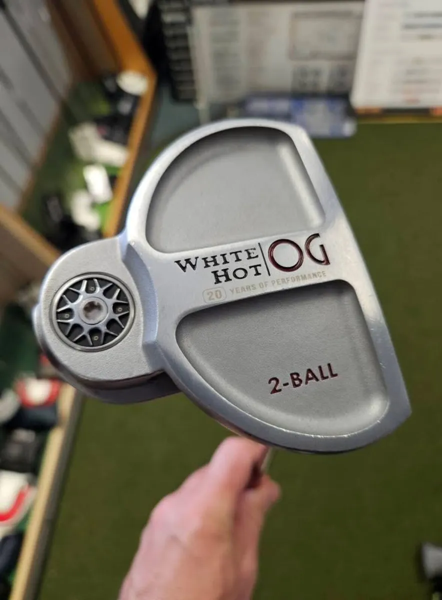 Odyssey White Hot Og 2-Ball Putter - Image 1