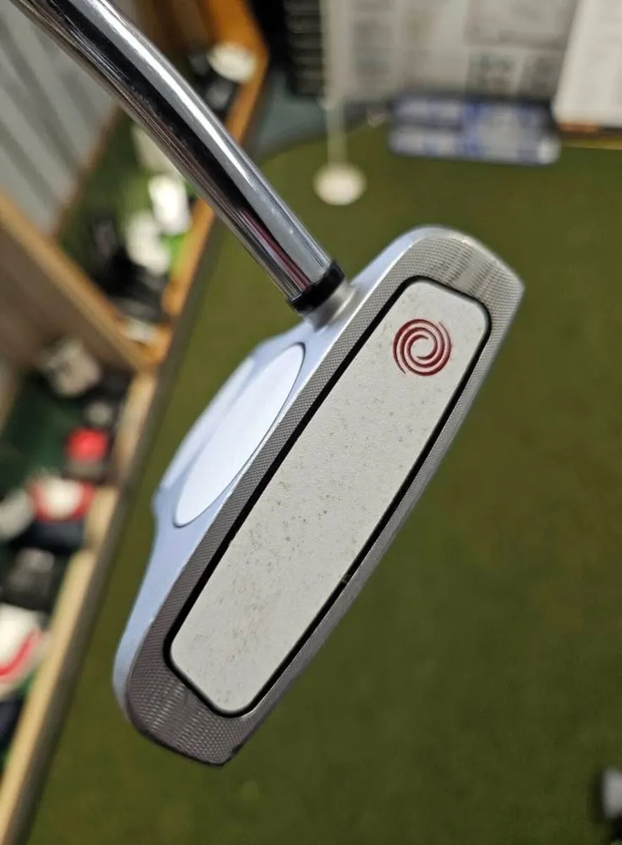 Odyssey White Hot Og 2-Ball Putter - Image 3
