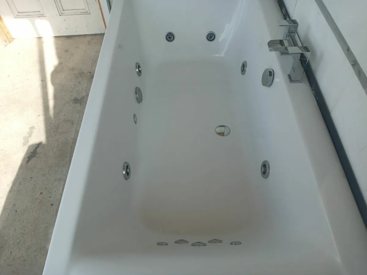 Delivery - Large Jacuzzi Bath with Taps - Image 3