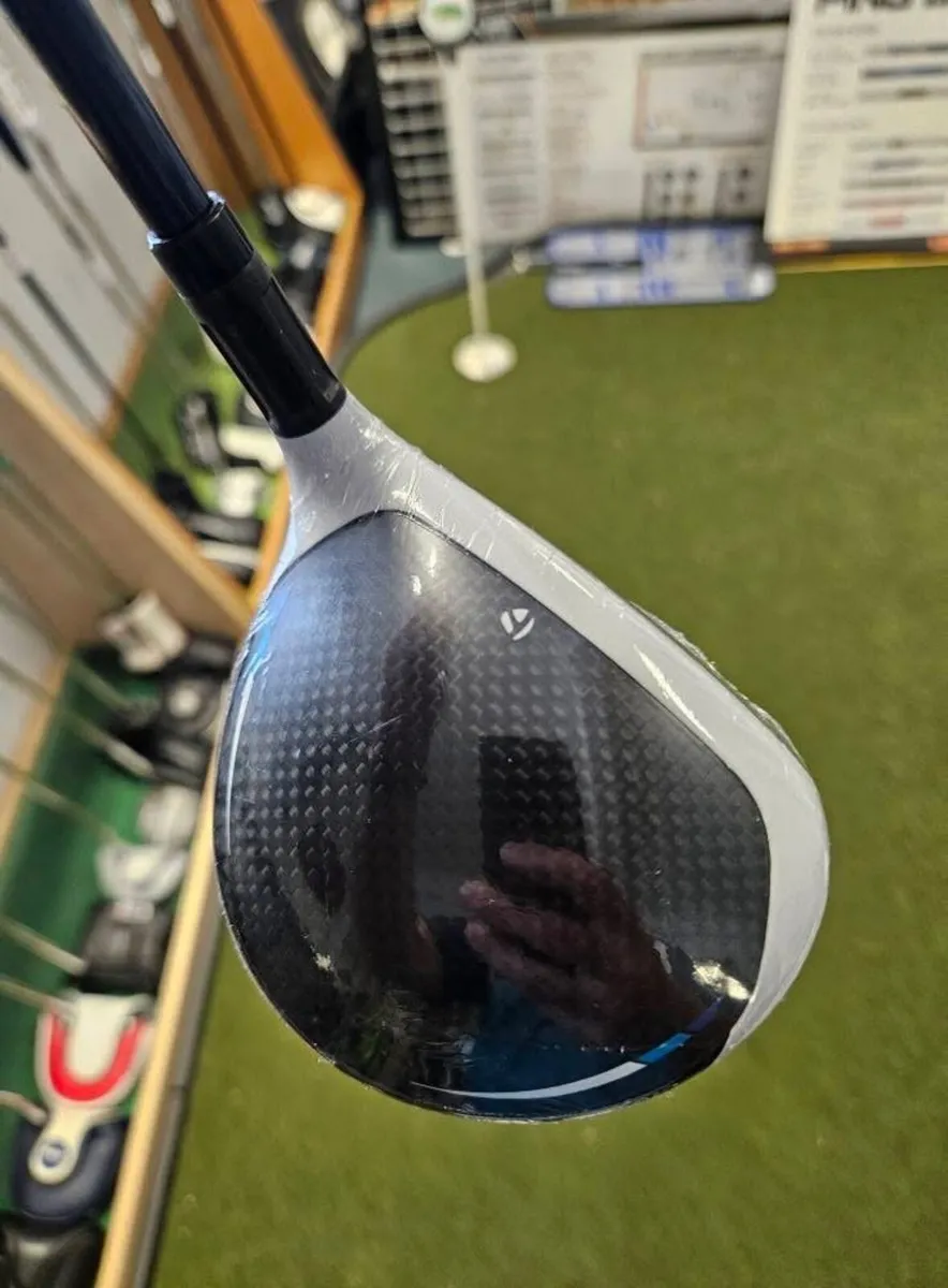 Brand New Taylormade Sim2 Max 7 Wood - Image 3