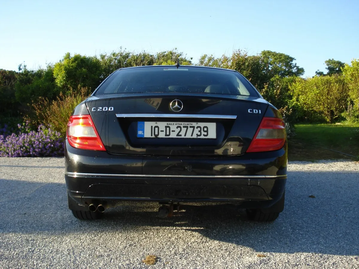 Mercedes-Benz C-Class 2010 - Image 3