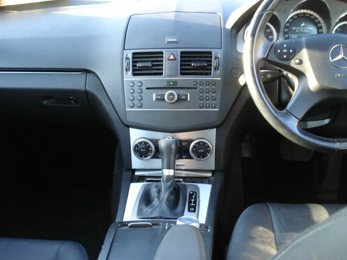 Mercedes-Benz C-Class 2010 - Image 4