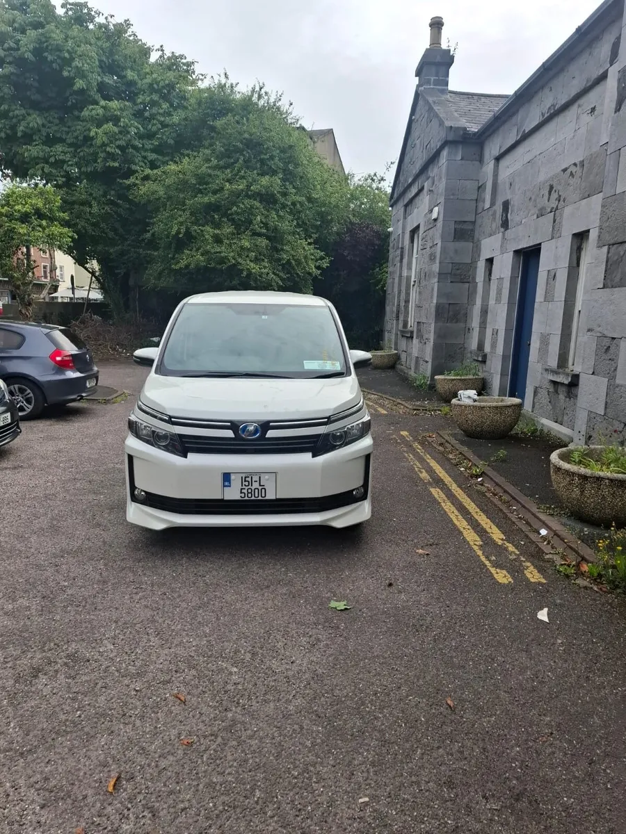 Toyota Voxy 2015 - Image 1