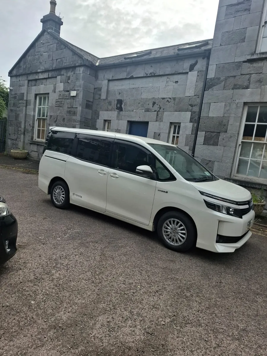 Toyota Voxy 2015 - Image 3