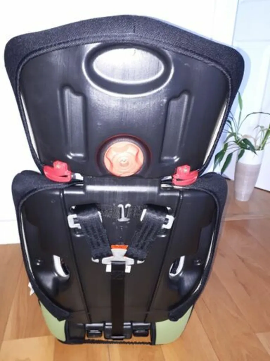 Dimples Elite Car seat - Image 3