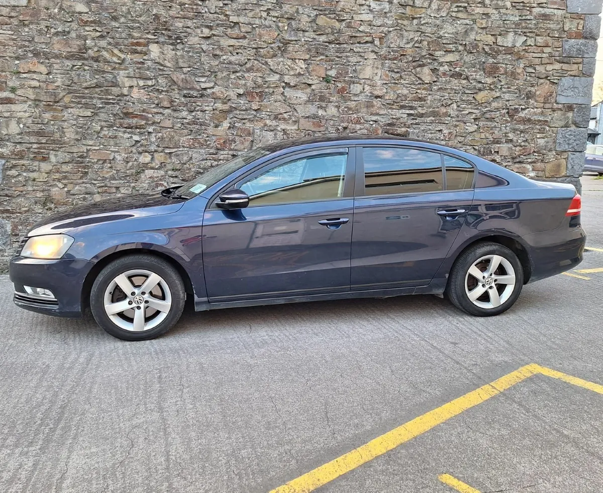 Volkswagen Passat 1.6 TDI Tax & NCT Feb 2026 €3500 - Image 4