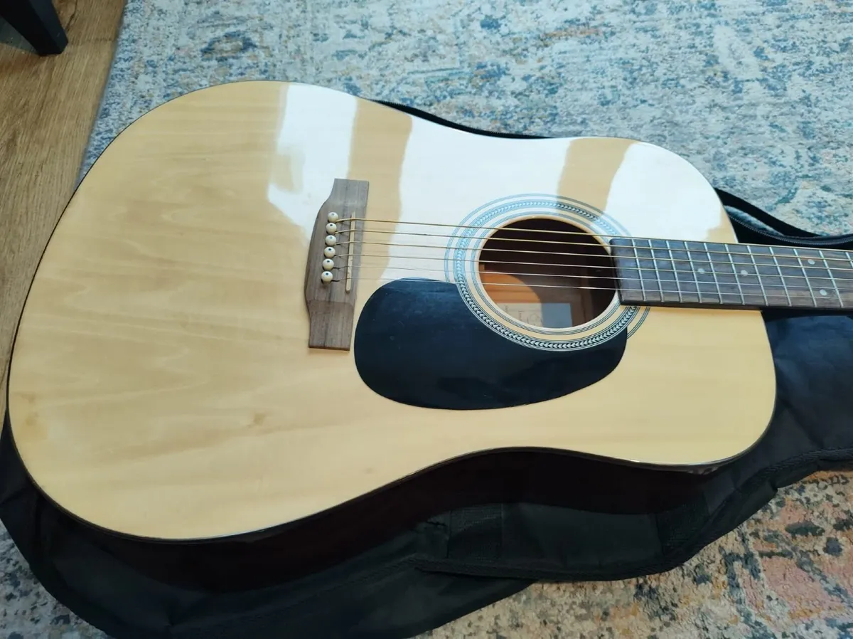 Guitar, great condition - Image 1