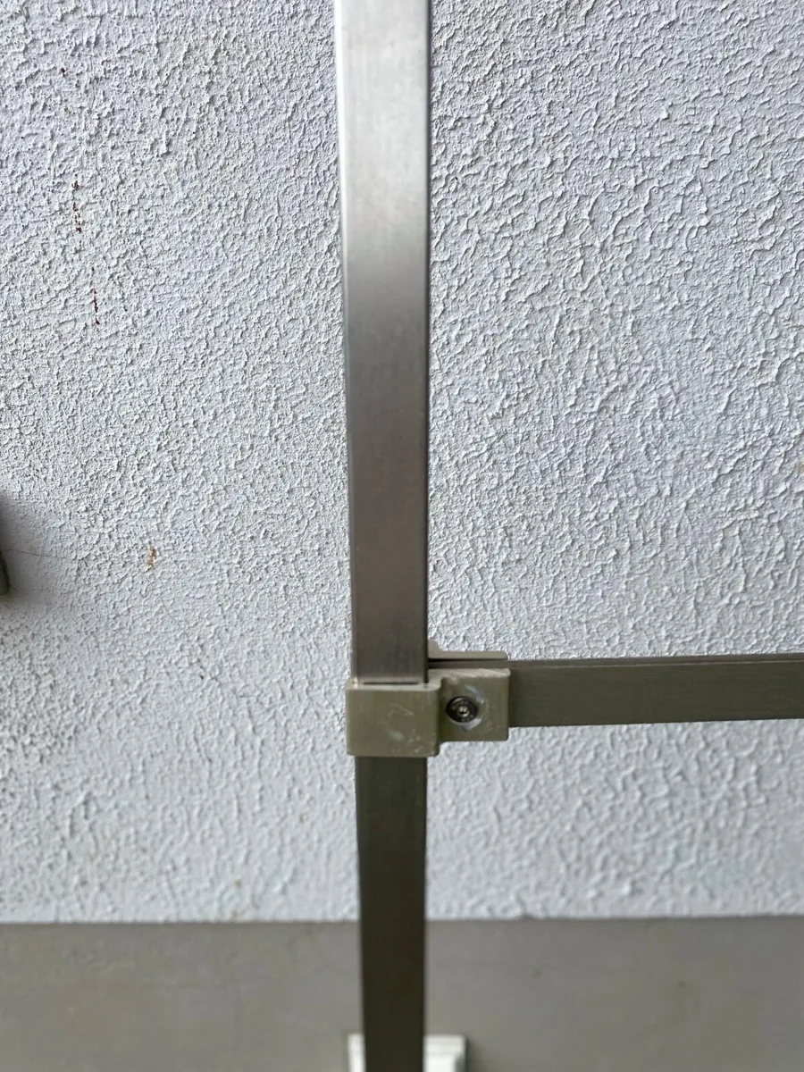 Clothing rails - Image 2