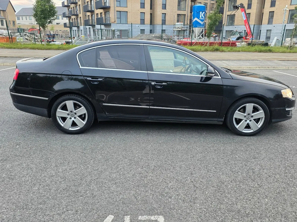 Volkswagen Passat PETROL TOP-SPEC HIGHLINE - Image 4