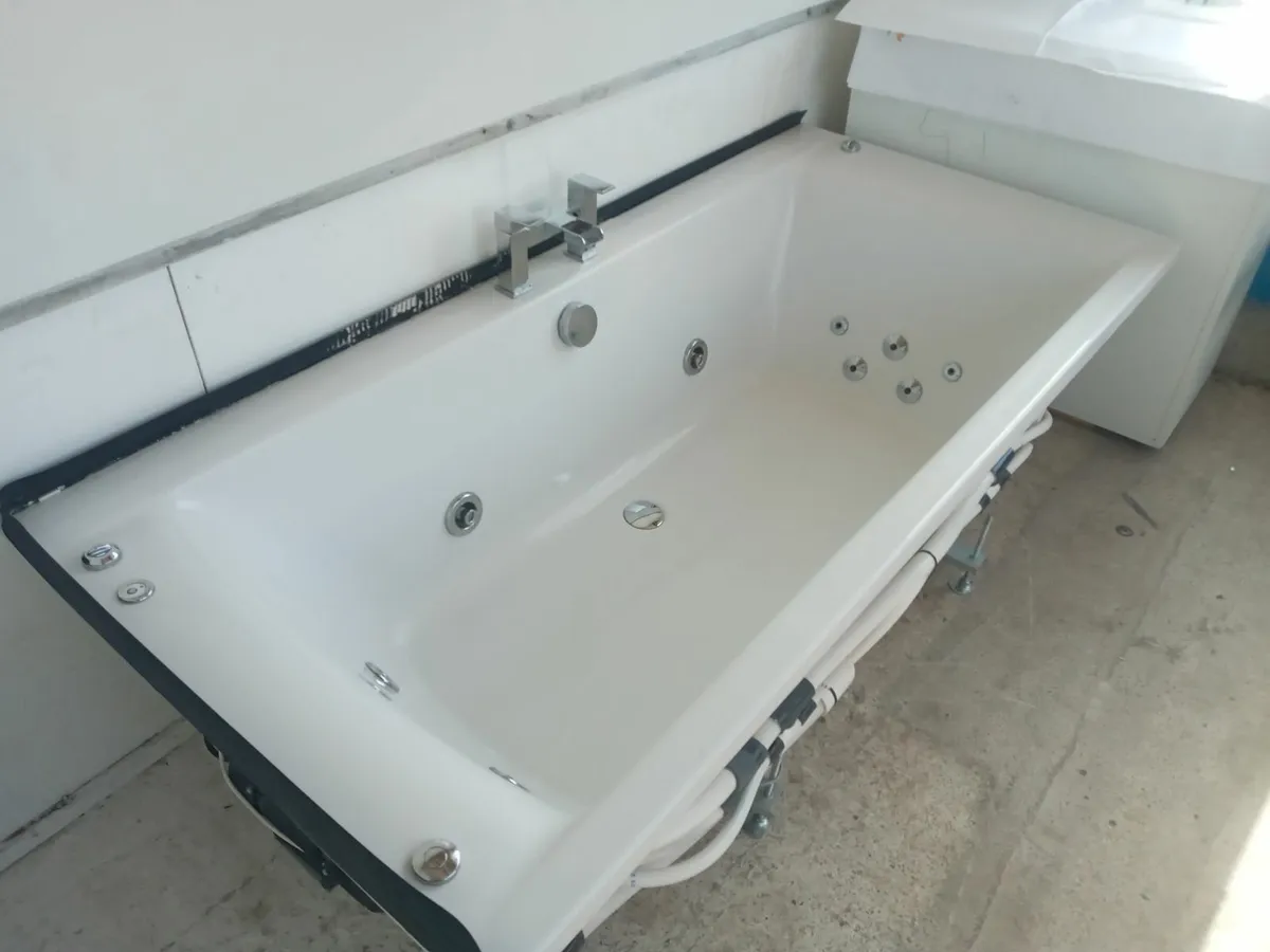 Delivery - Large Jacuzzi Bath with Taps - Image 3