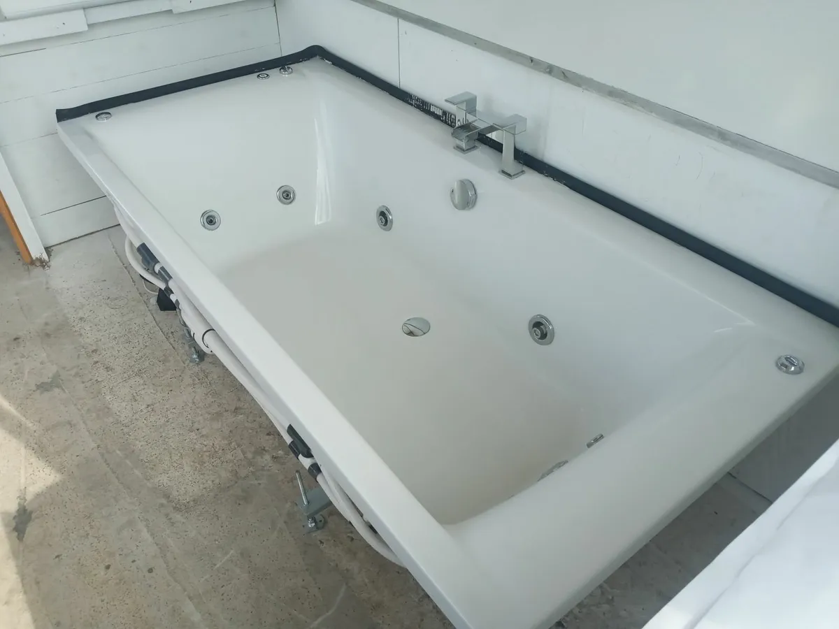 Delivery - Large Jacuzzi Bath with Taps - Image 1