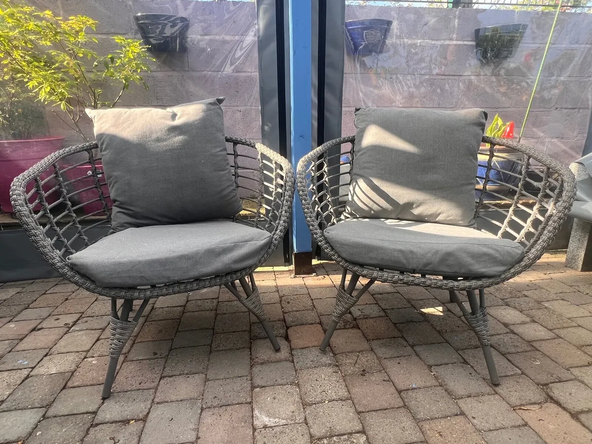 Rattan Garden furniture - Image 3