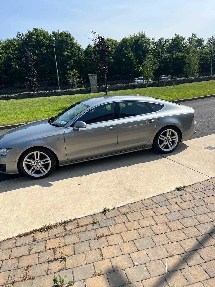 Audi A7 2011 - Image 1