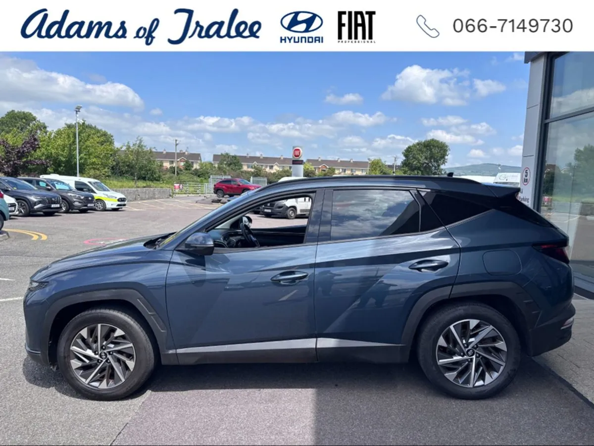 Hyundai Tucson Ix35 Executive 5DR - Image 2