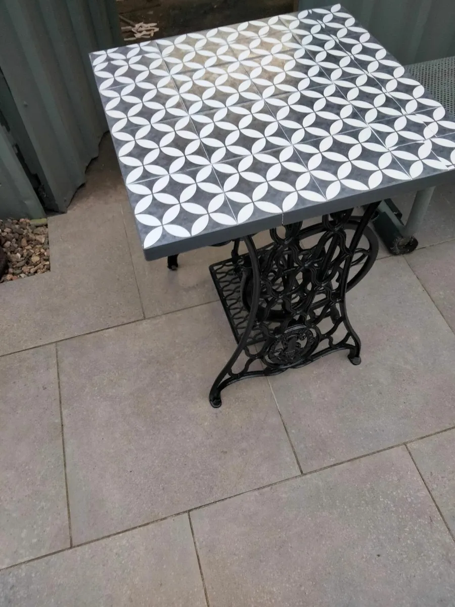 Patio garden table - Image 3