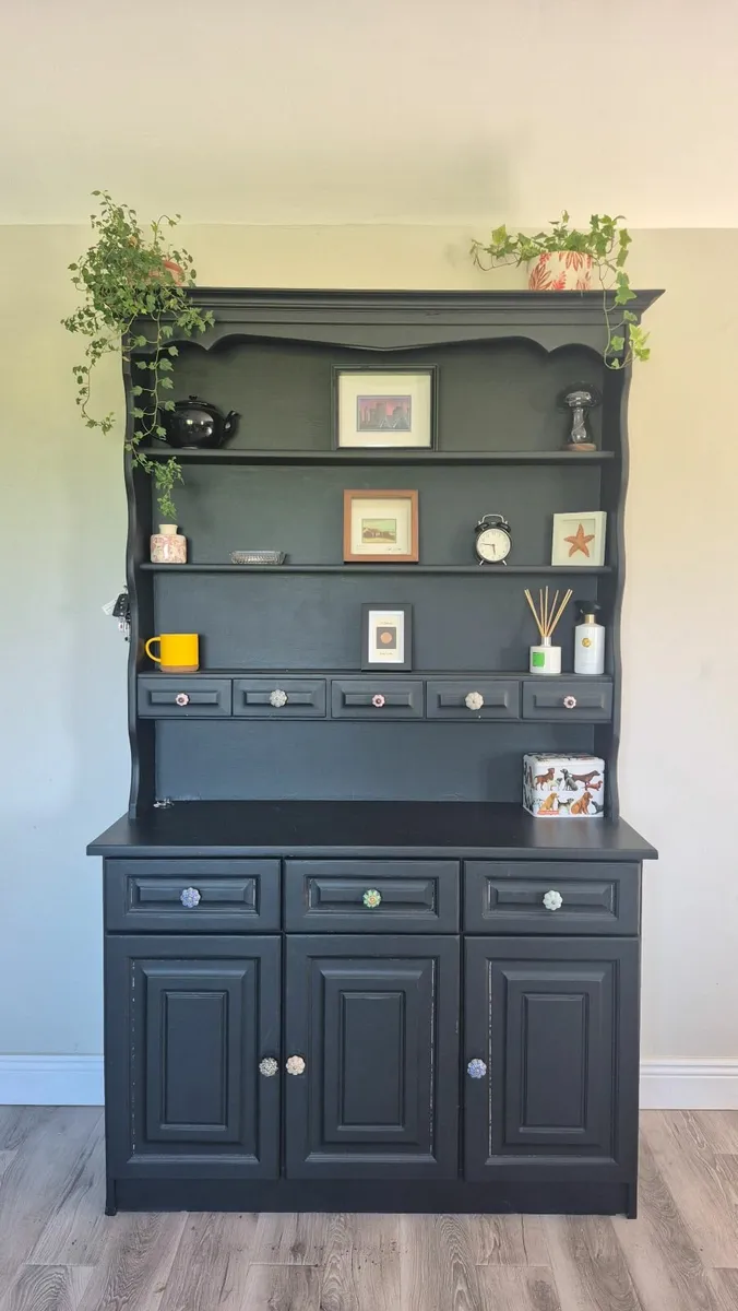 Kitchen dresser