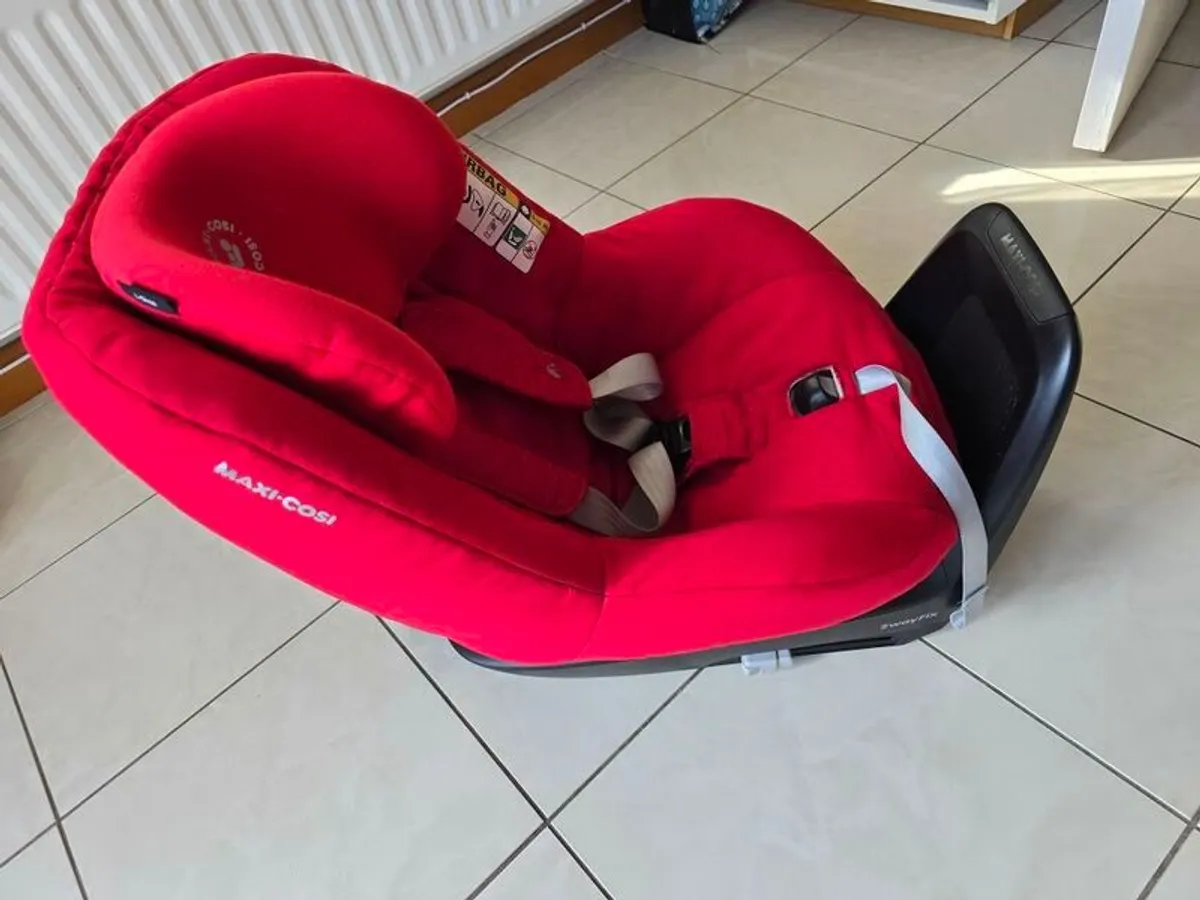 maxi cosi two way car seat - Image 1