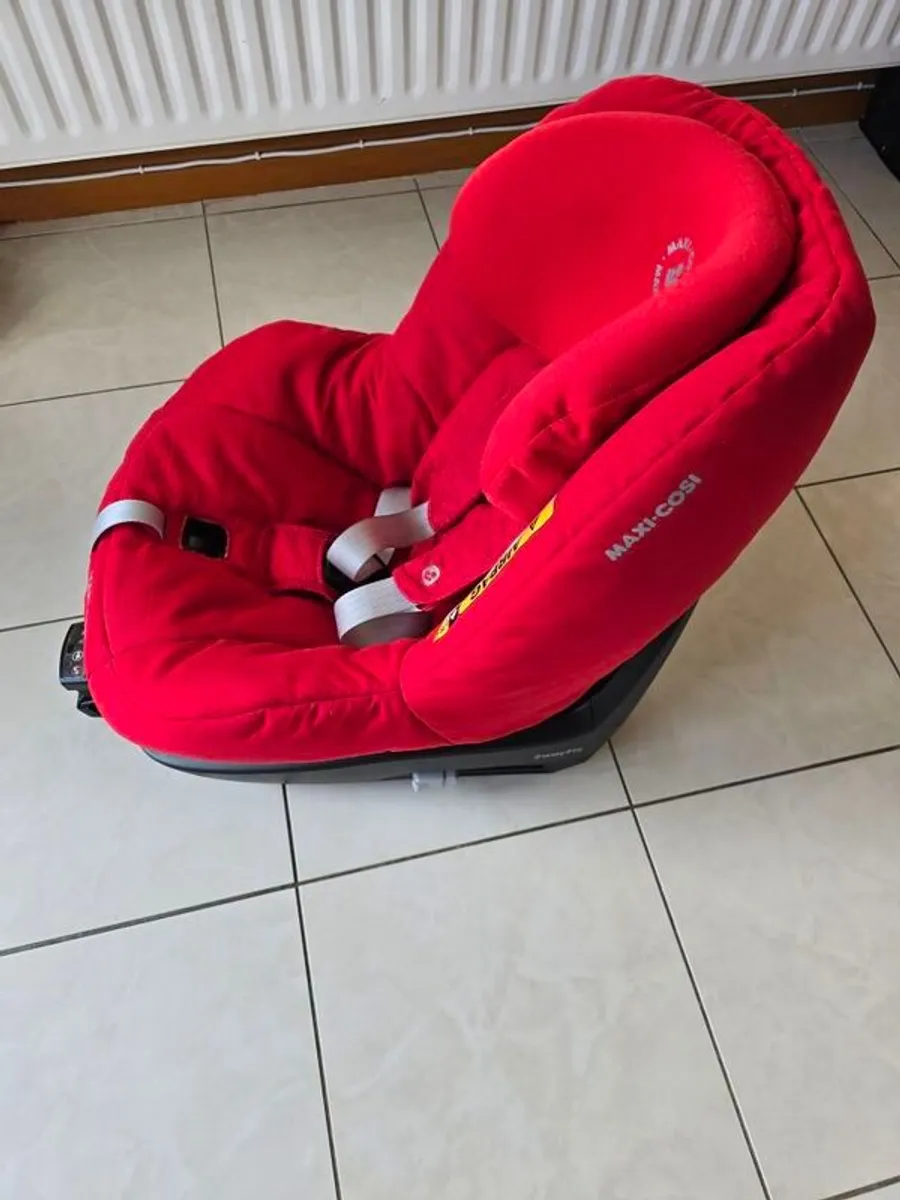 maxi cosi two way car seat - Image 2