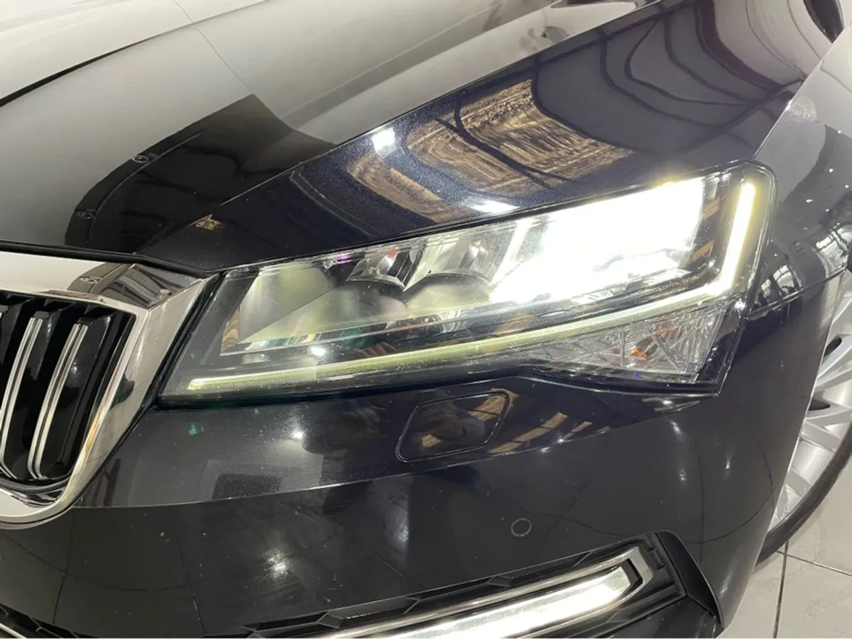 Skoda Superb Style 2.0 TDI 150HP 5DR Full Leather - Image 4
