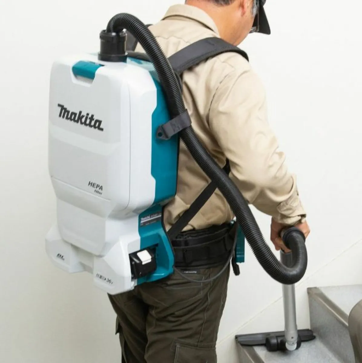 Makita DVC660Z 36v BL LXT Backpack Vacuum Cleaner - Image 3