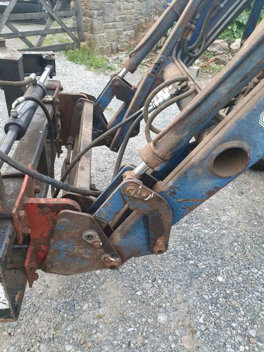 Tanco 858-T loader - Image 2