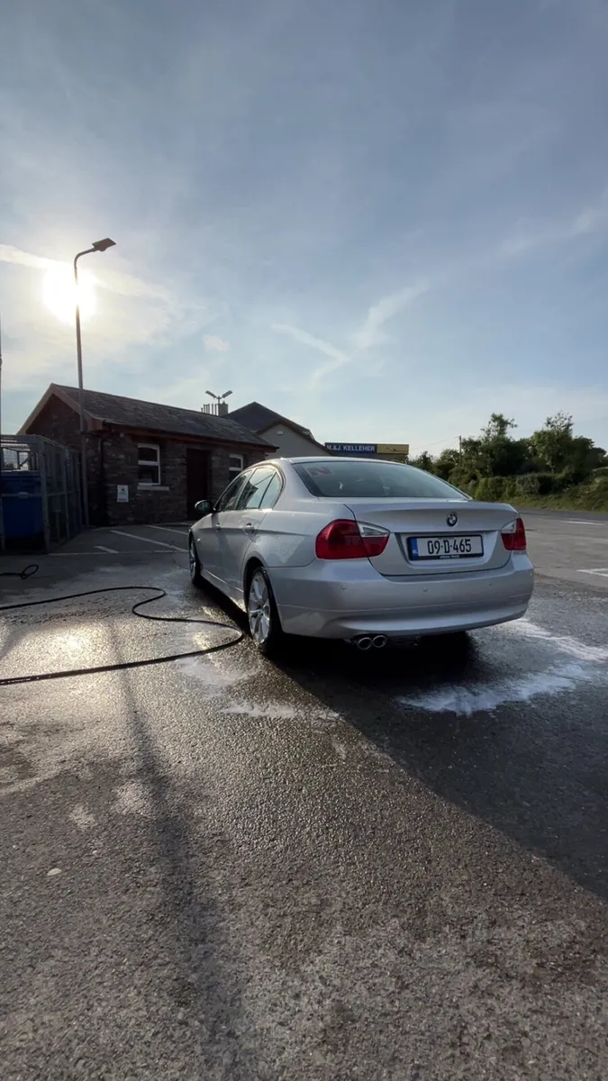 BMW 318i LOW MILES - Image 3